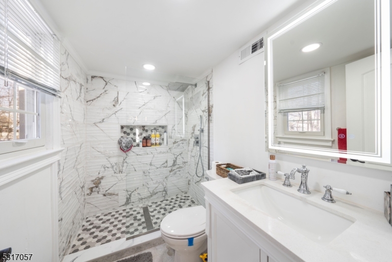 71 Willoughby Rd