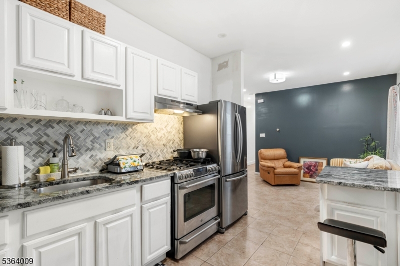 726-728 FAY AVE