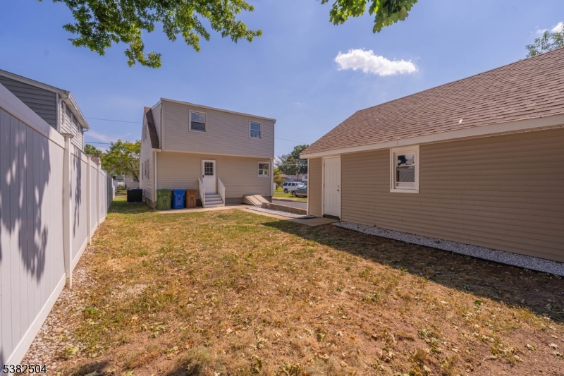 911 Hussa St
