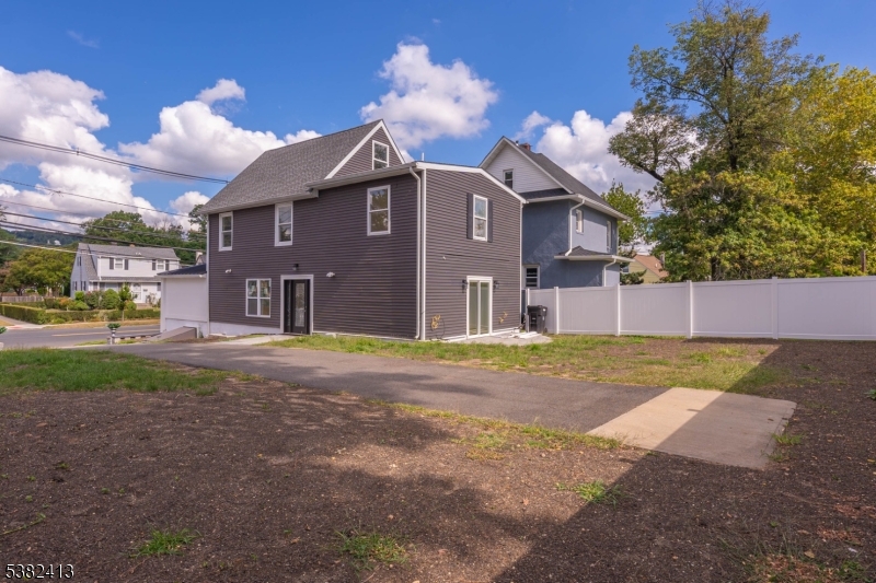 1300 E Front St