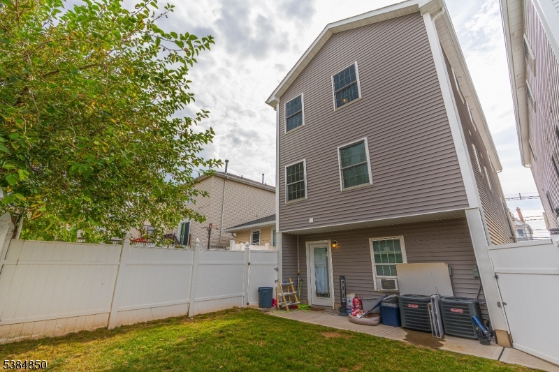 221 Palmer St
