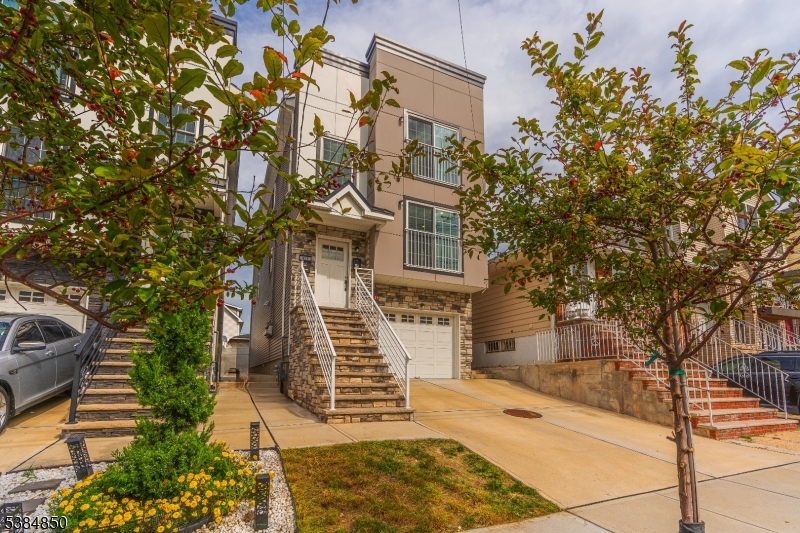 221 Palmer St