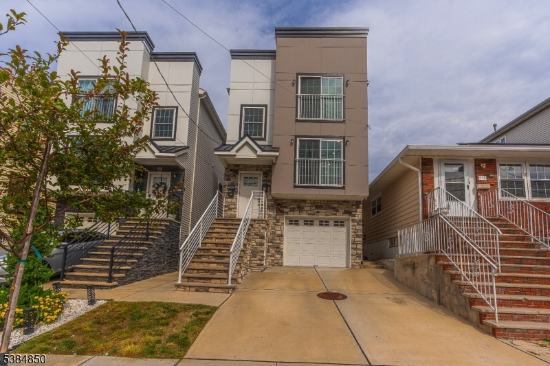 221 Palmer St