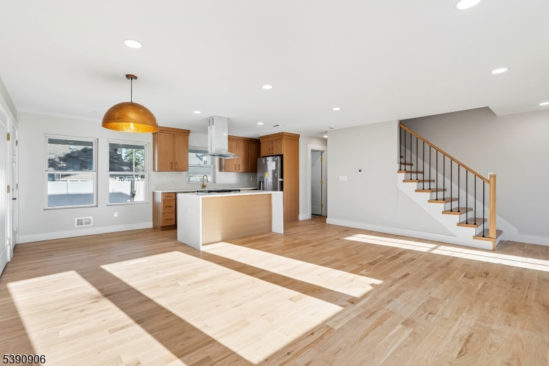 1120 Weber St