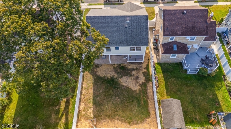 1120 Weber St
