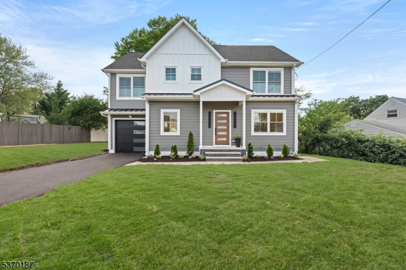 1040 Cranbrook Rd