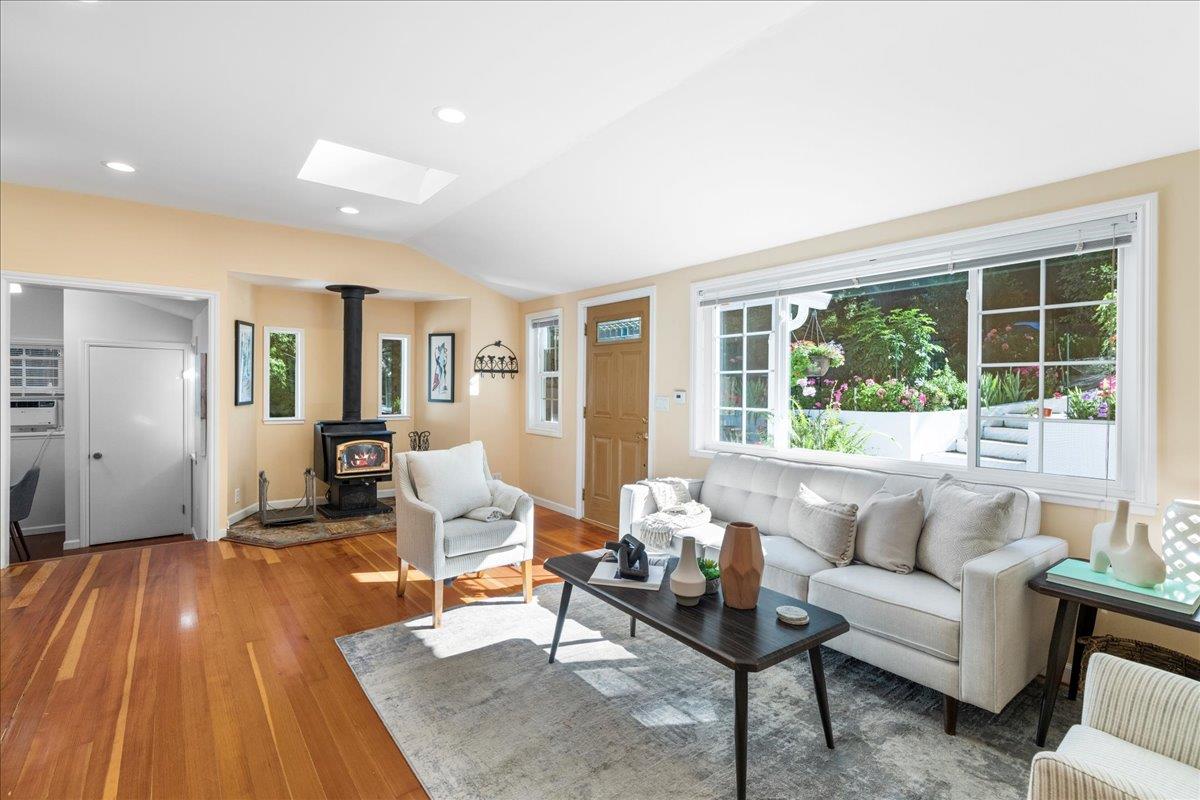 17897 Mozelle CT