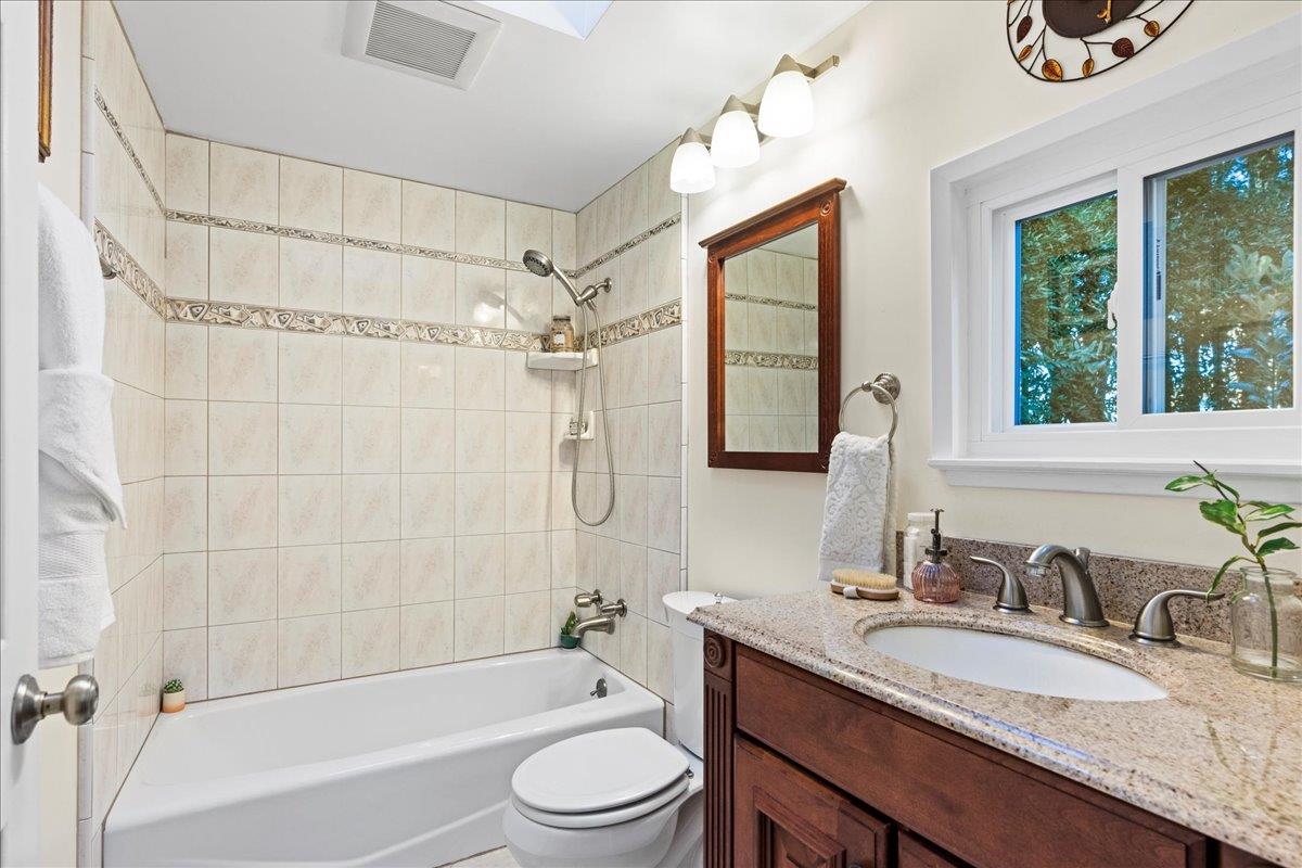 17897 Mozelle CT
