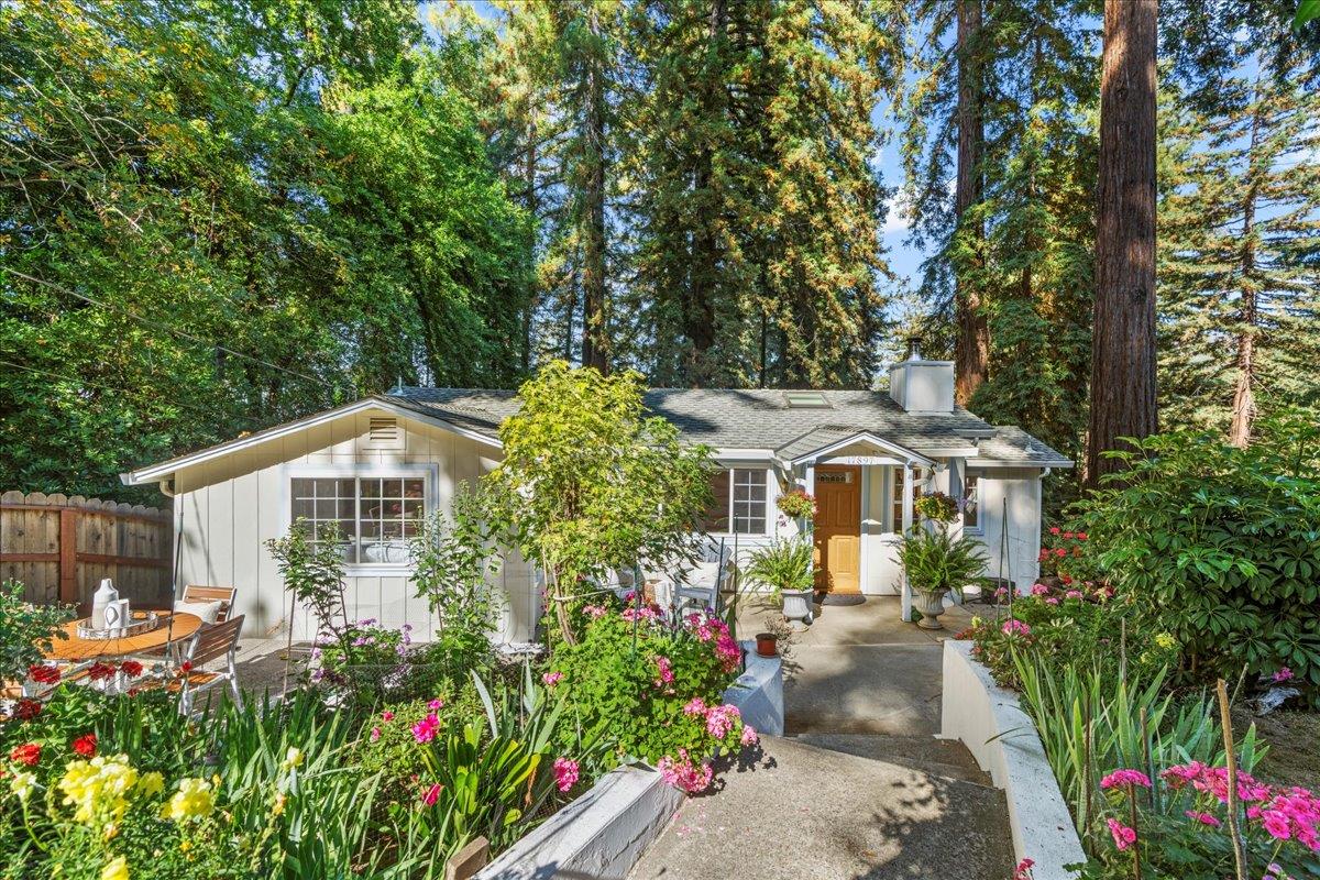 17897 Mozelle CT