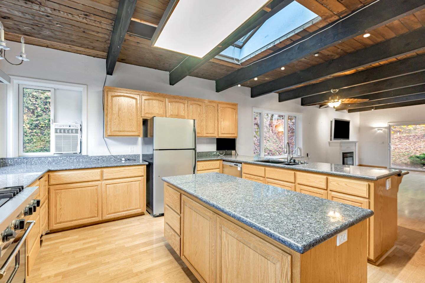16128 Sanborn RD