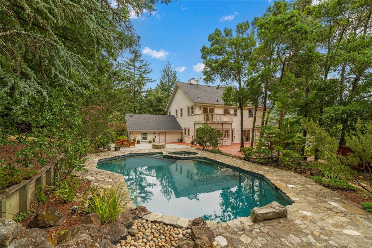 255 Cresci RD