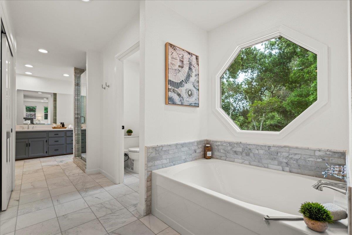 255 Cresci RD