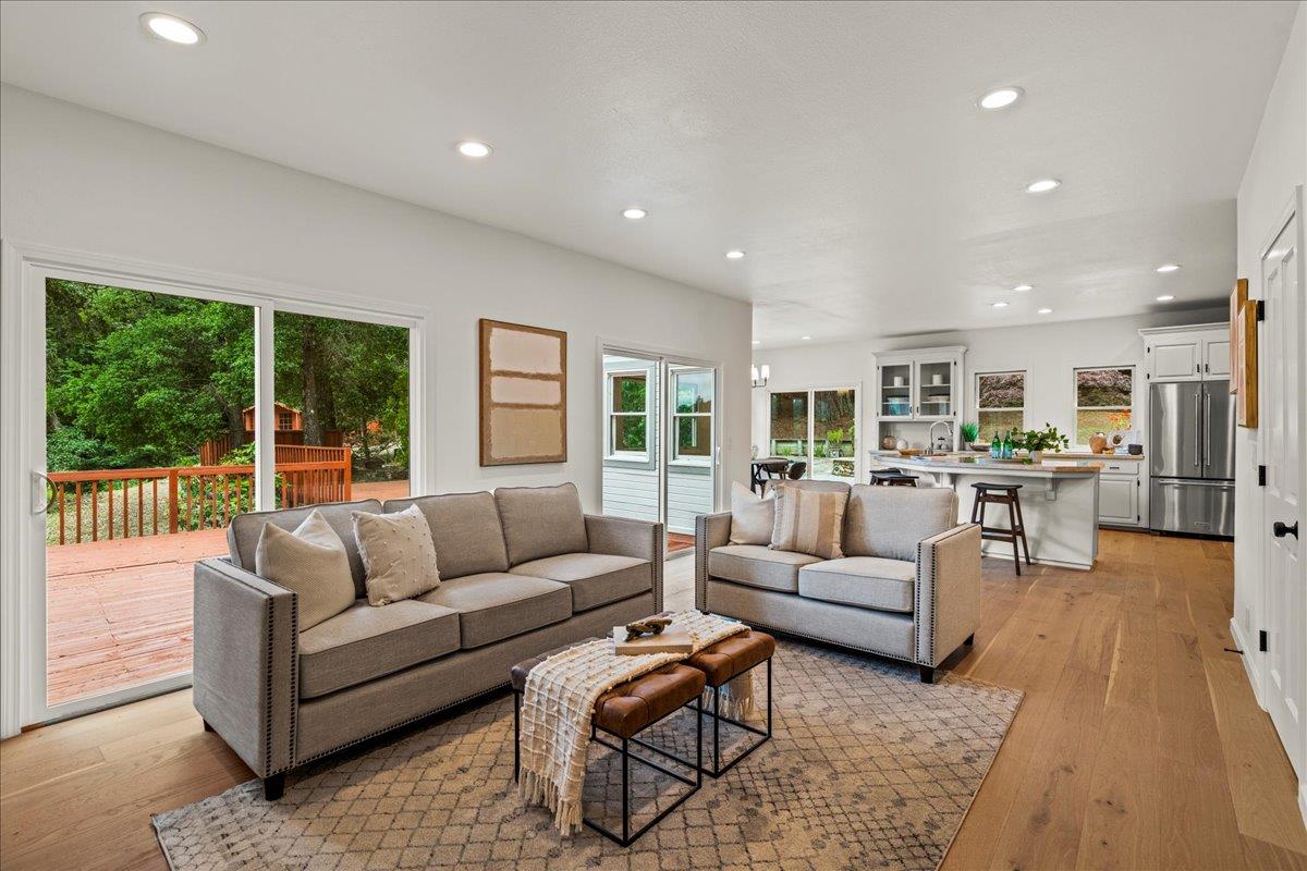 255 Cresci RD