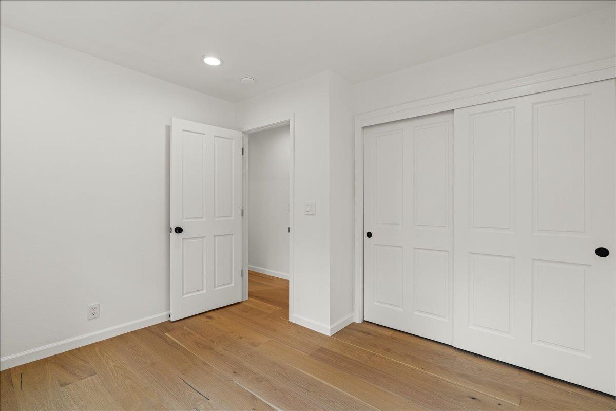 255 Cresci RD