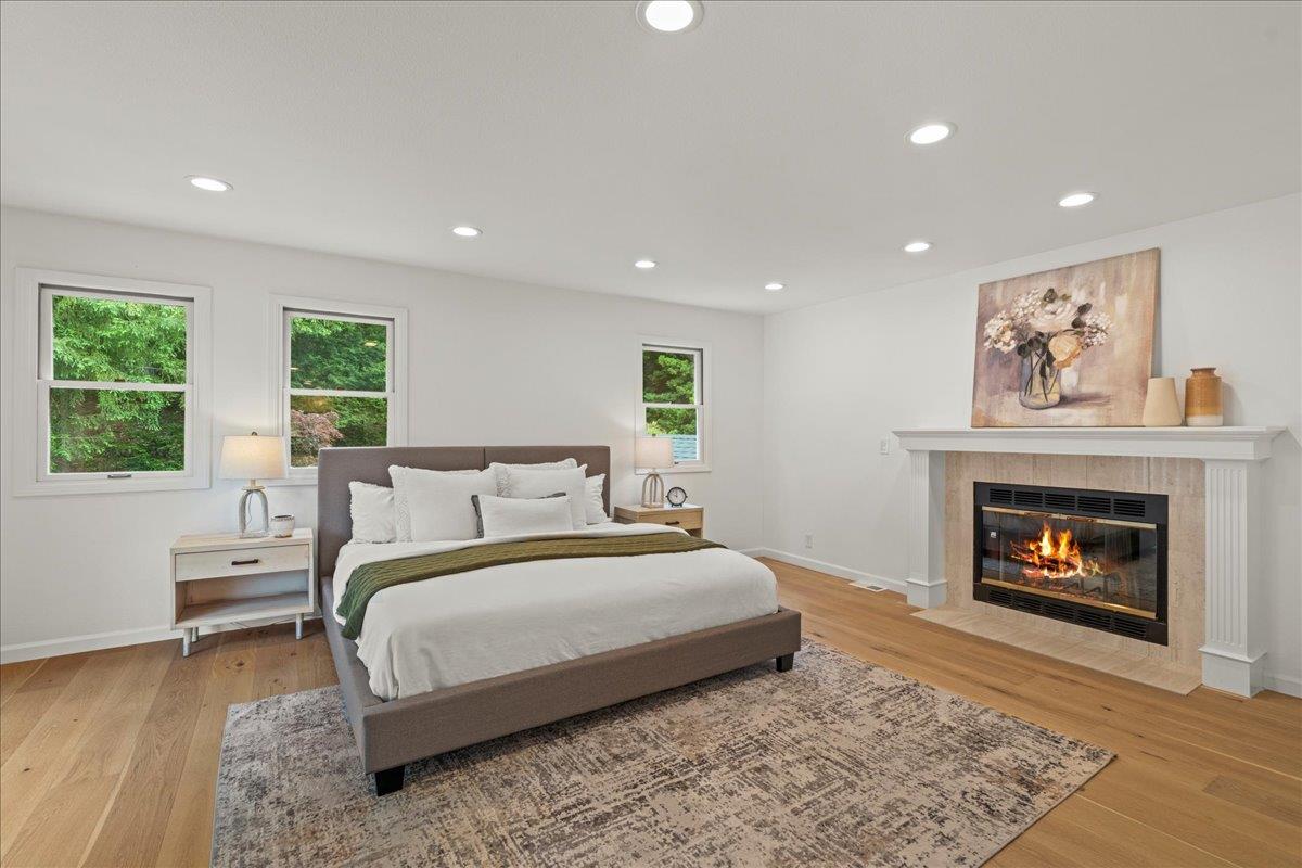 255 Cresci RD