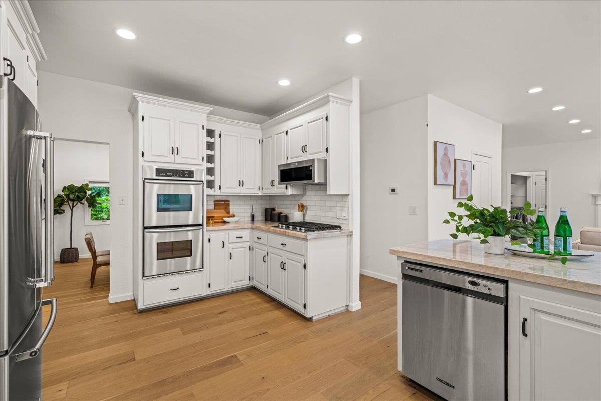 255 Cresci RD