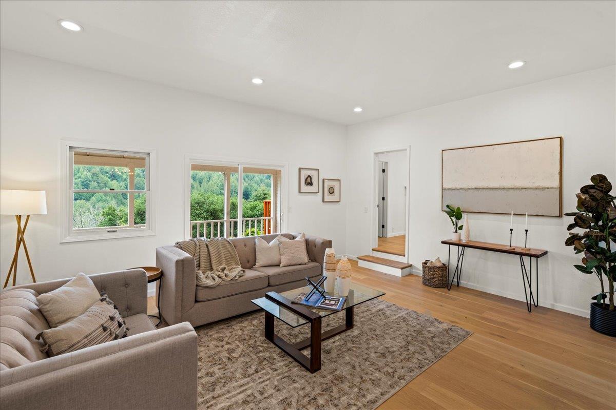 255 Cresci RD