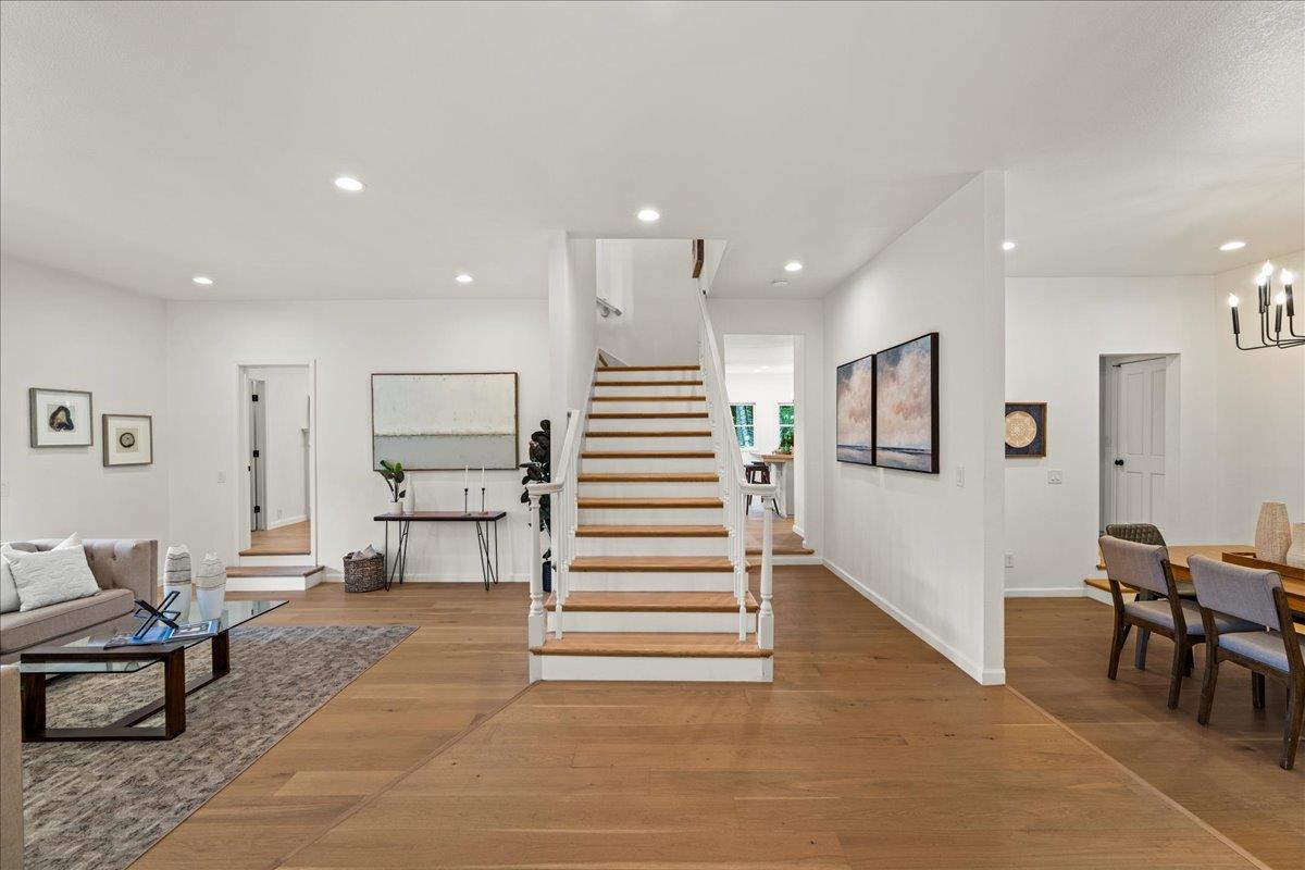 255 Cresci RD