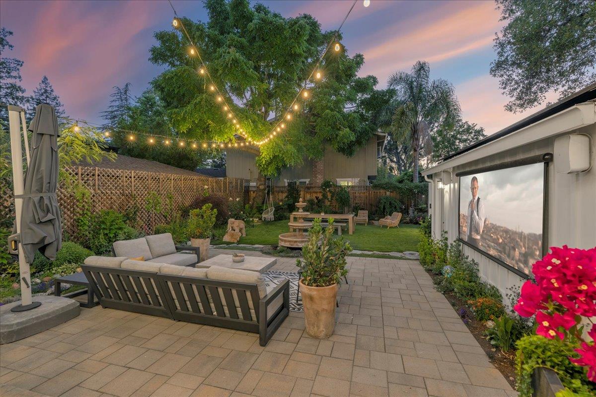 15415 Winchester BLVD