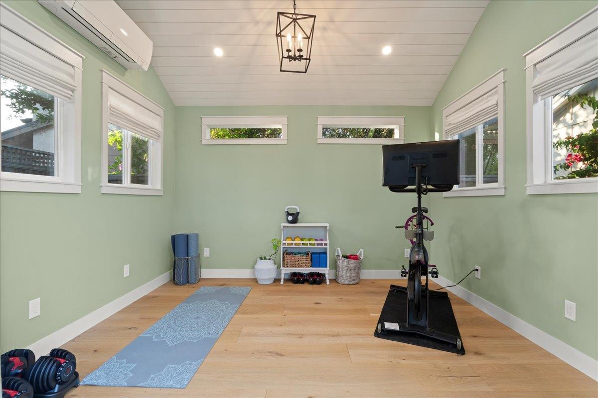 15415 Winchester BLVD