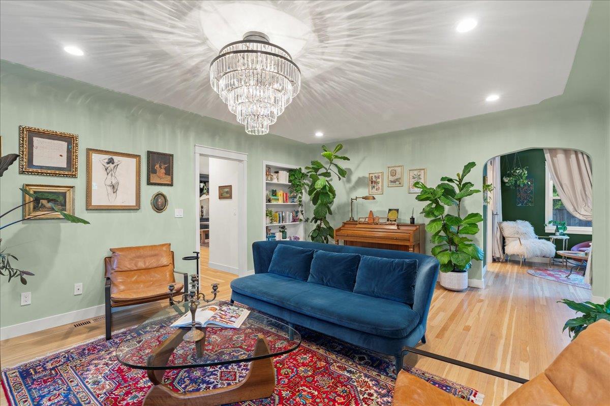 15415 Winchester BLVD