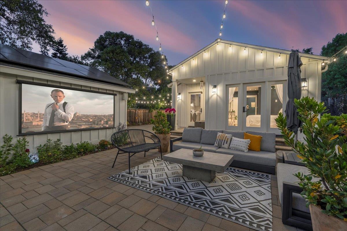 15415 Winchester BLVD