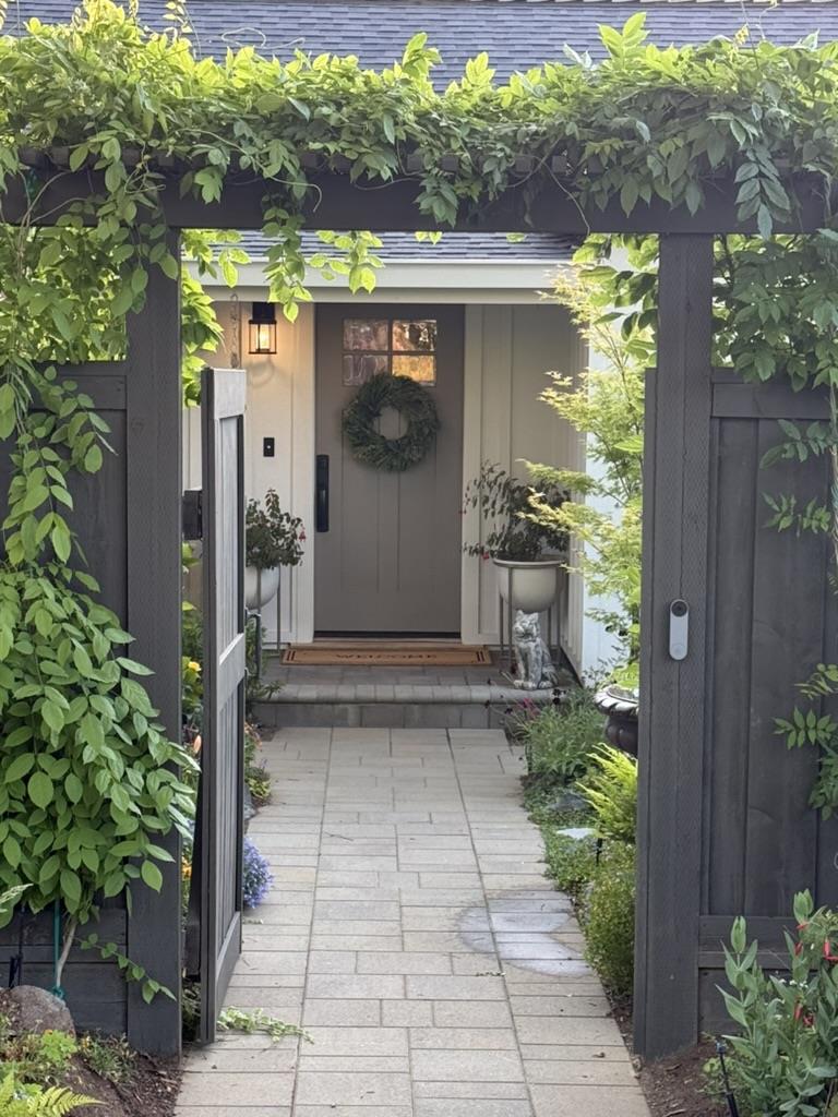 15415 Winchester BLVD