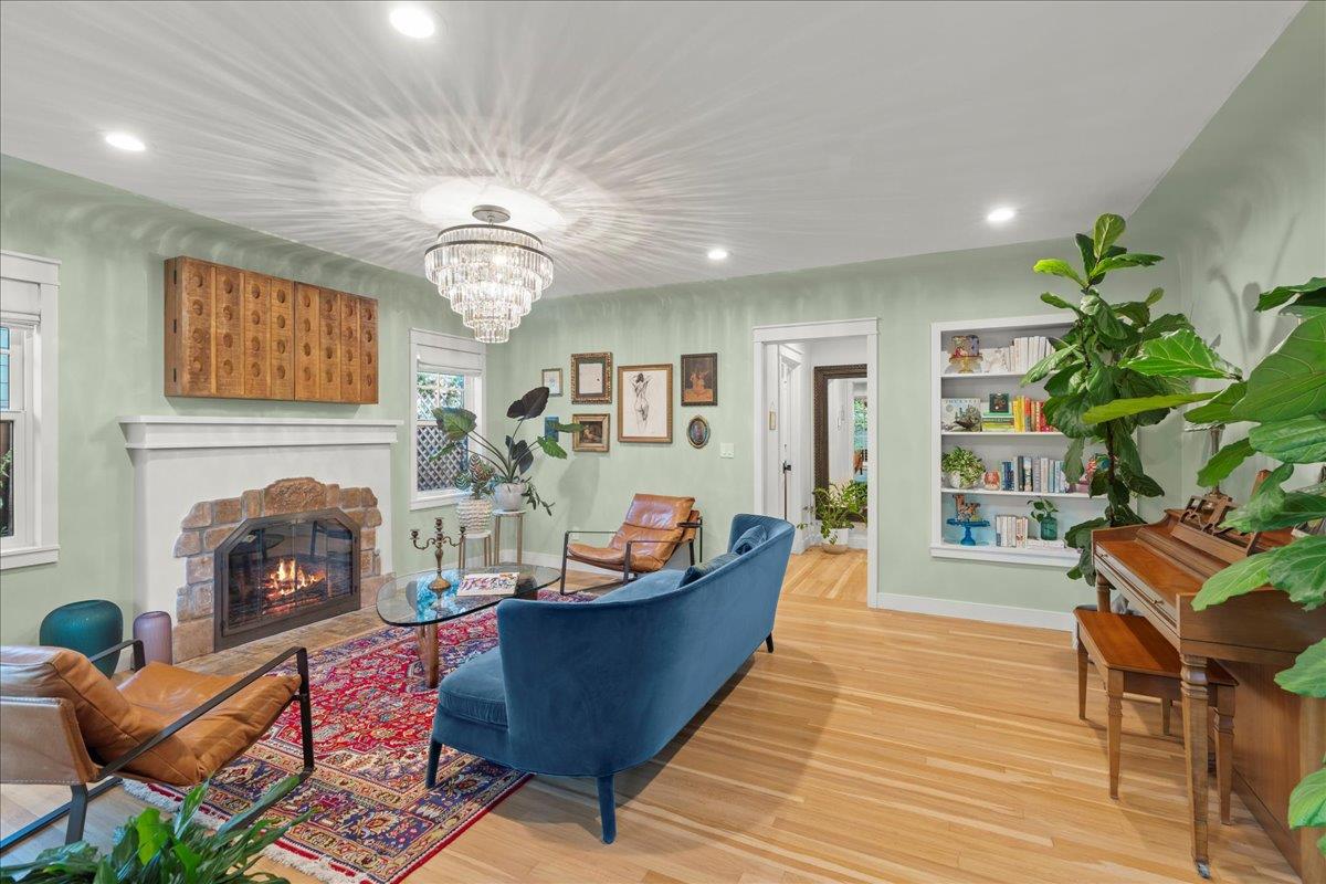 15415 Winchester BLVD