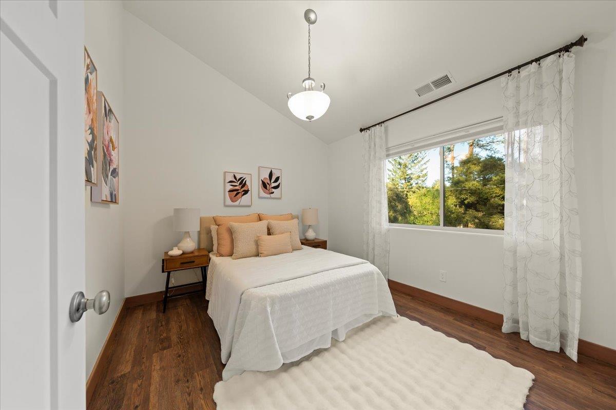 44 Pine Avenue
