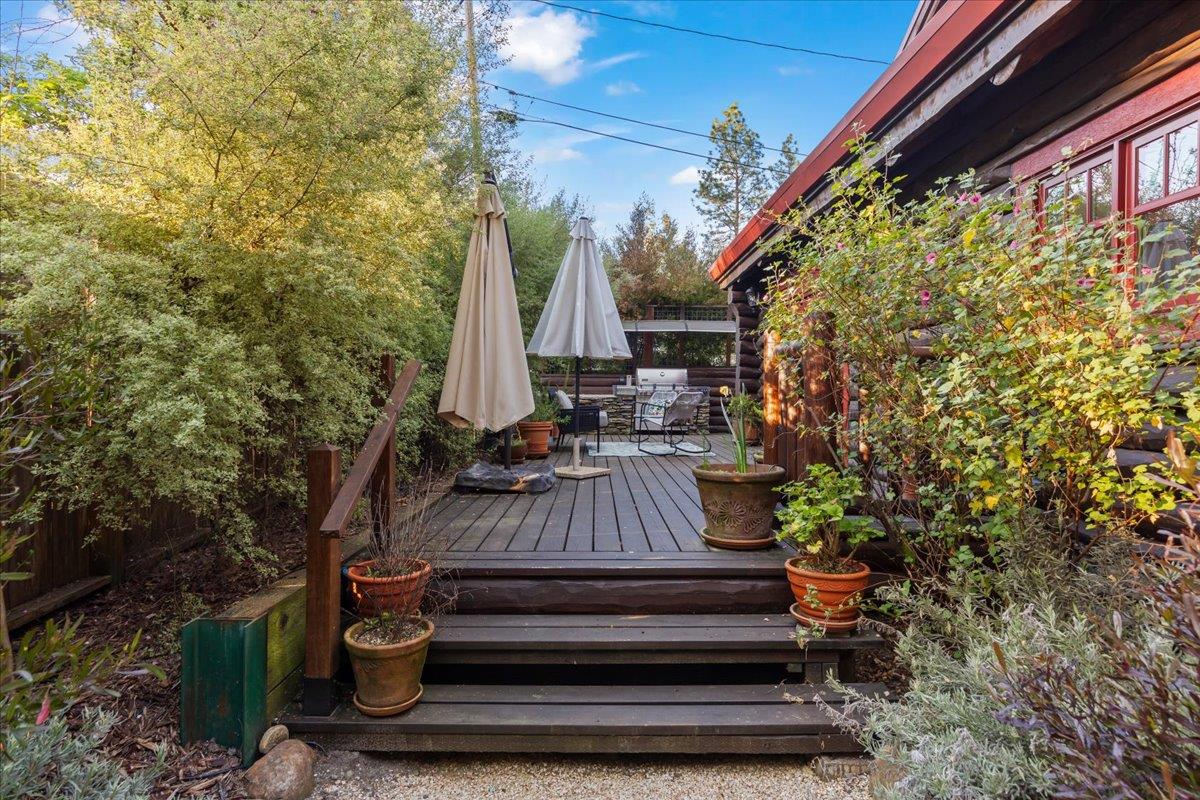 44 Pine Avenue