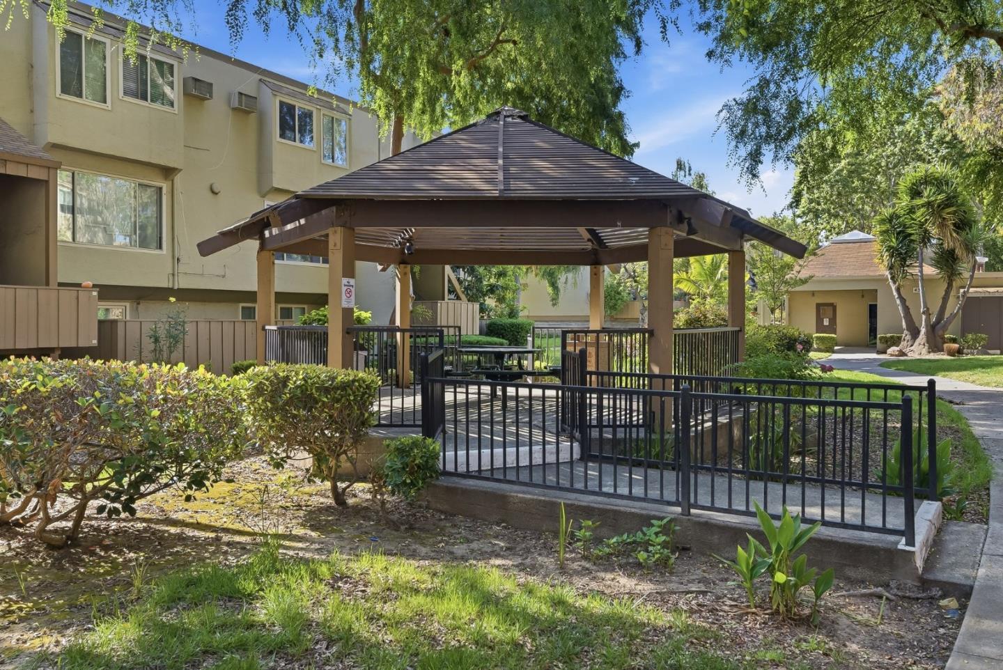340 Auburn Way 19