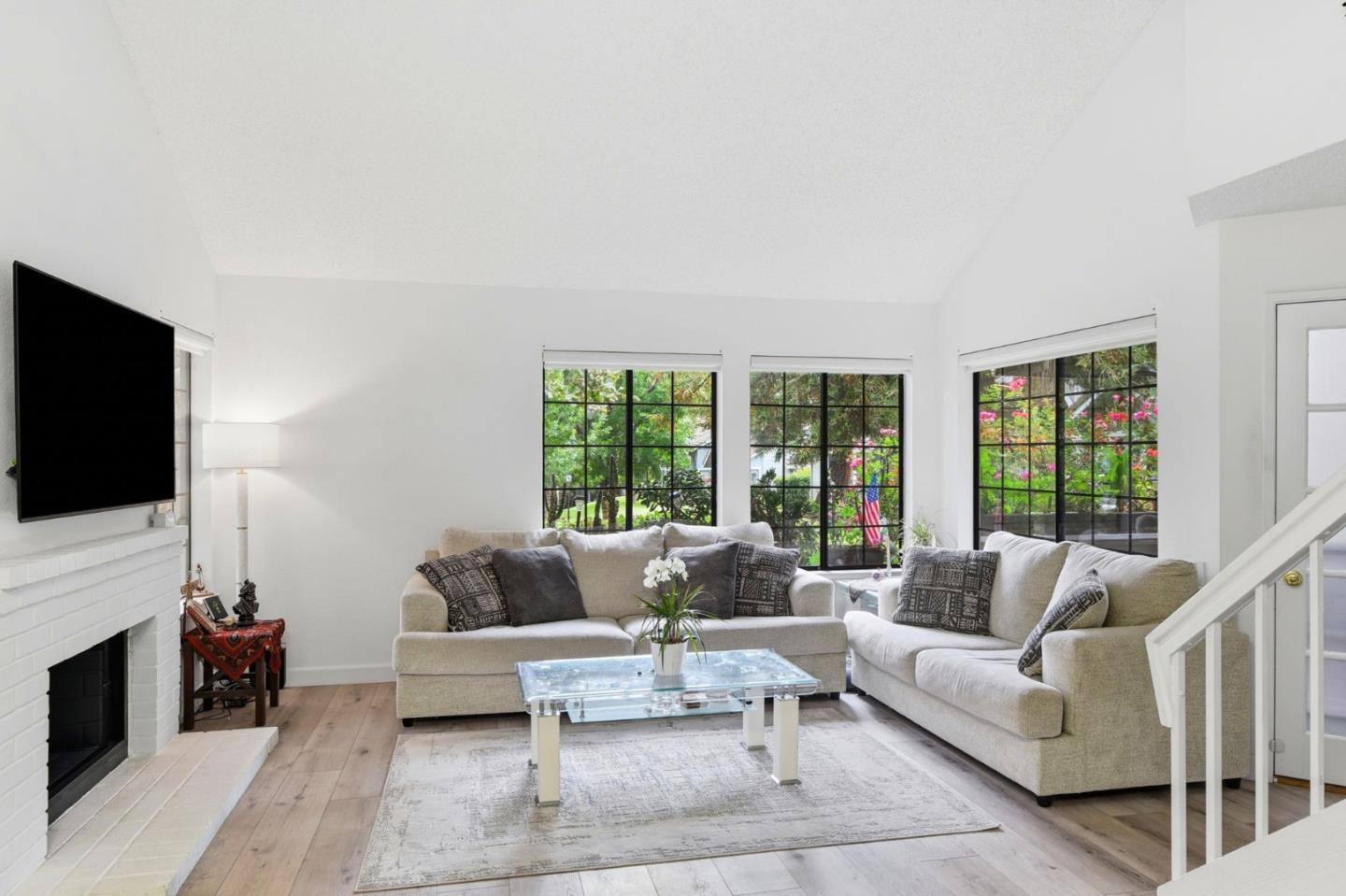 2561 Yerba Bank