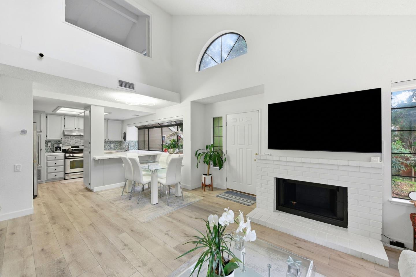 2561 Yerba Bank
