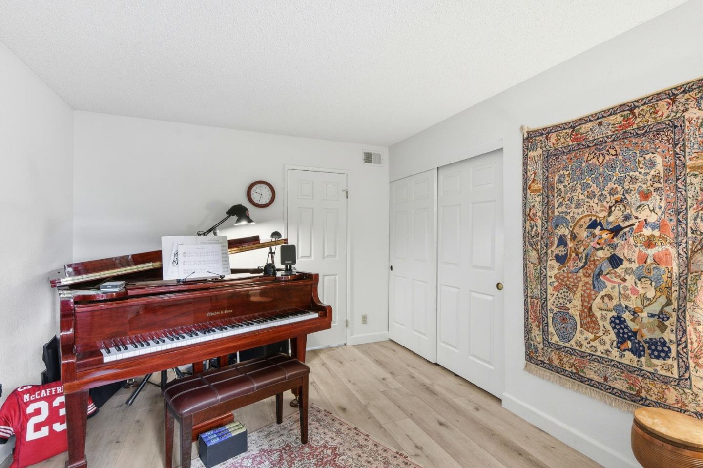 2561 Yerba Bank