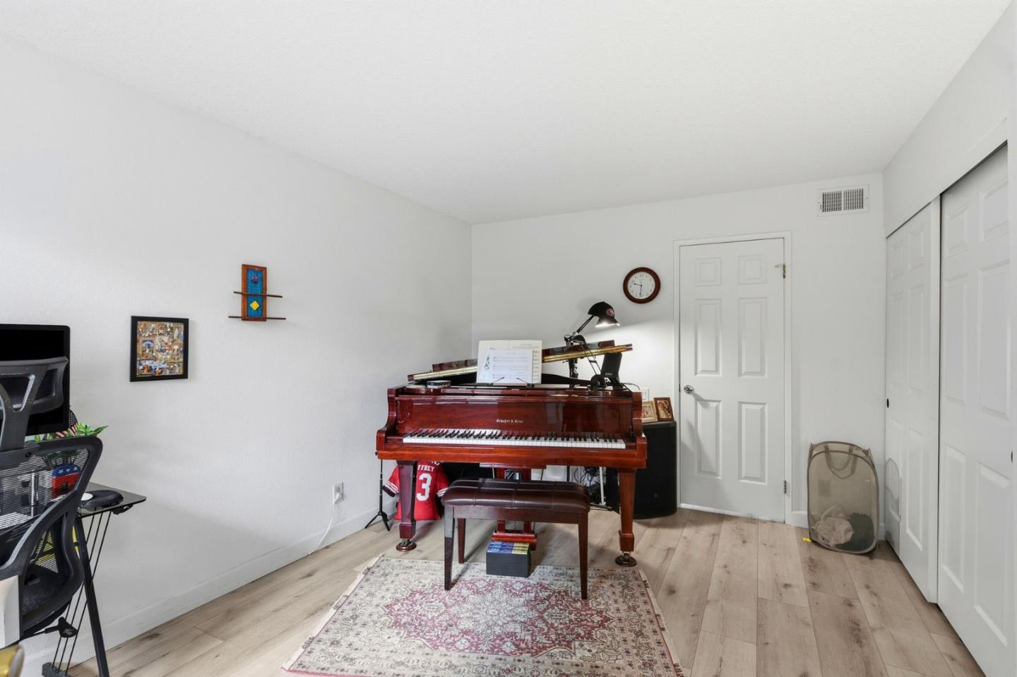 2561 Yerba Bank