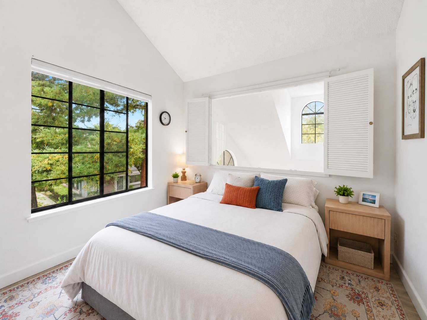 2561 Yerba Bank