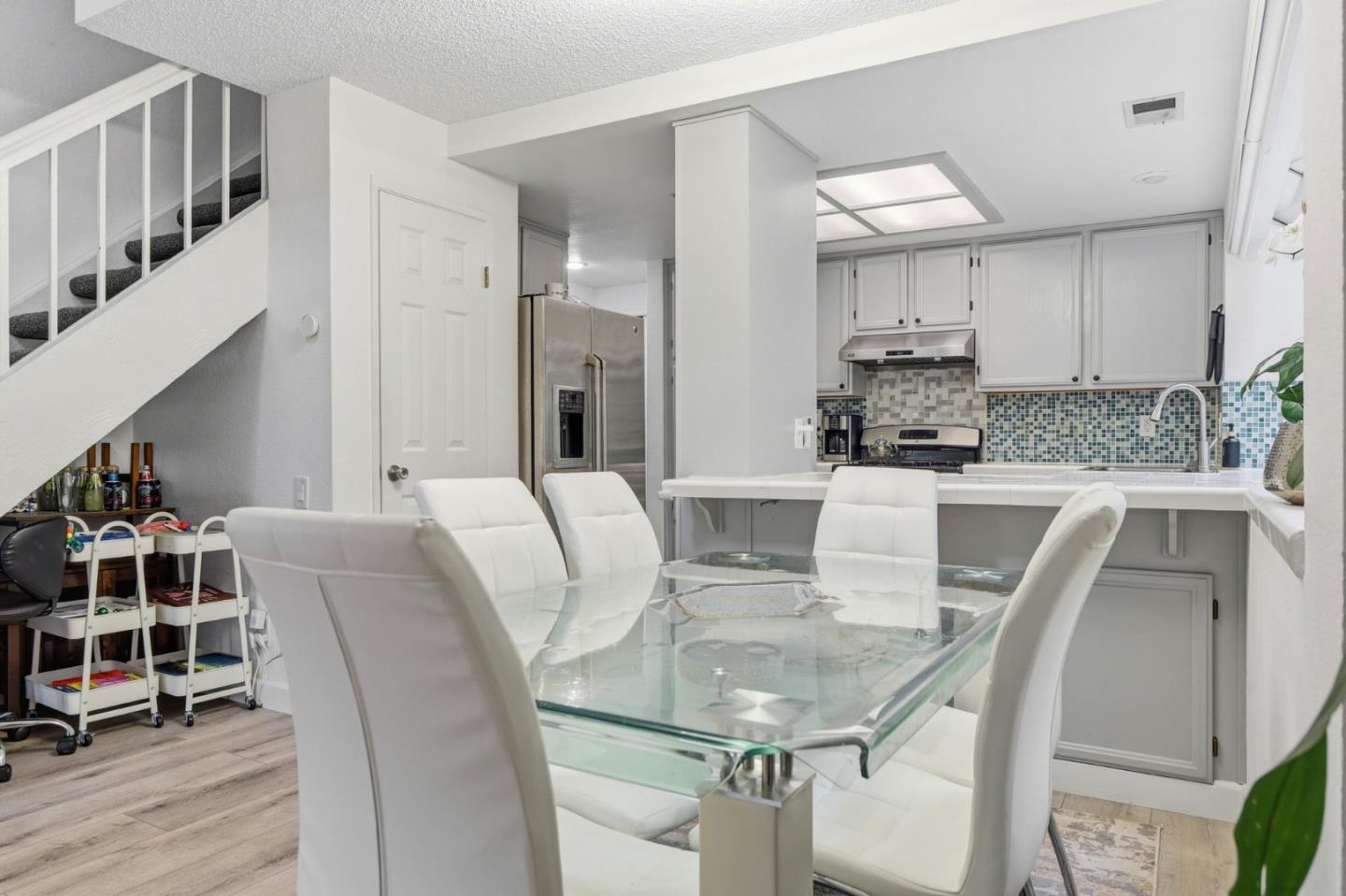 2561 Yerba Bank