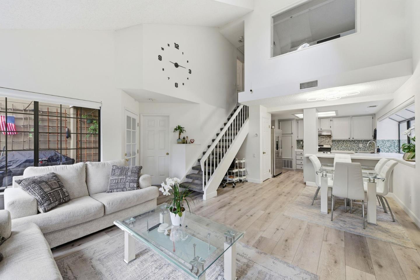 2561 Yerba Bank