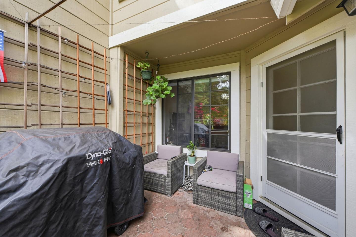 2561 Yerba Bank