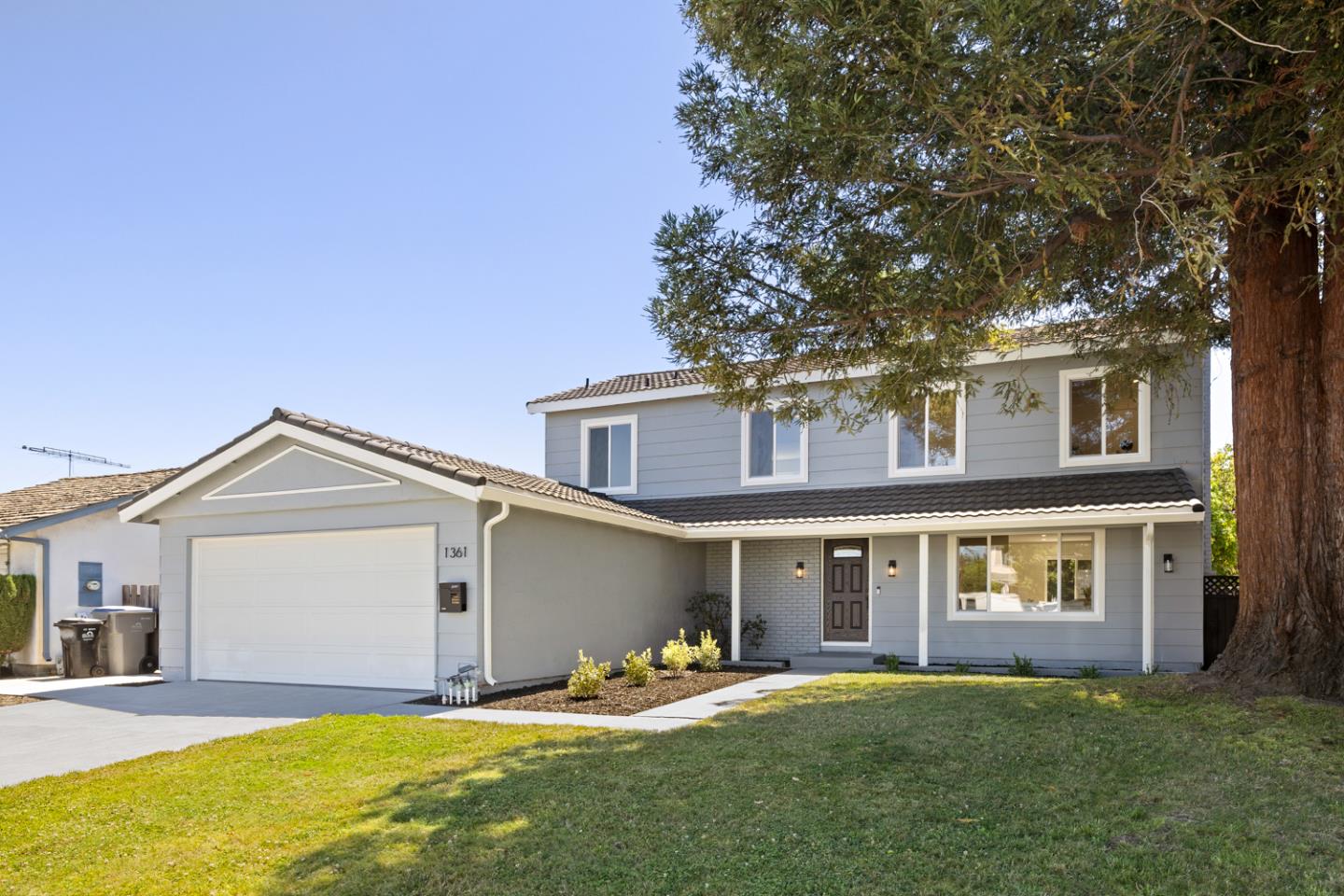 1361 Cabrillo AVE