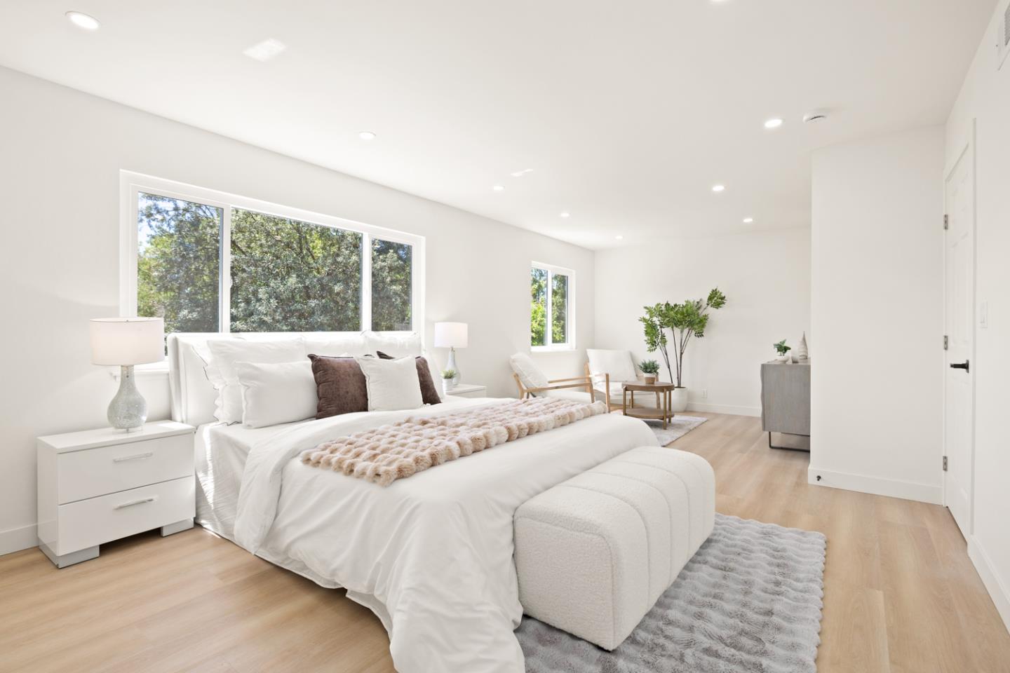 1361 Cabrillo AVE