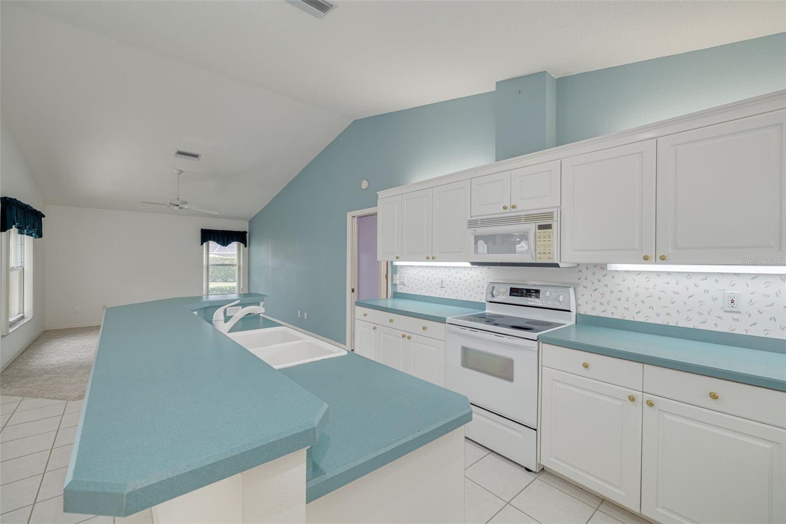 5812 GARDEN LAKES MAJESTIC