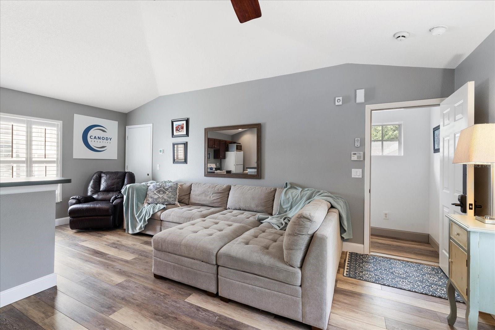 10329 GREEN LINKS DR