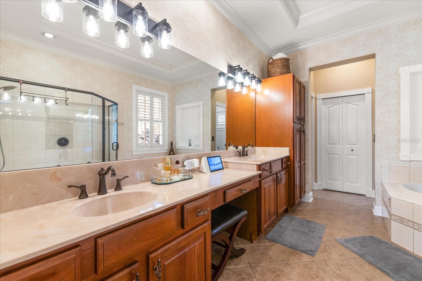 10329 GREEN LINKS DR