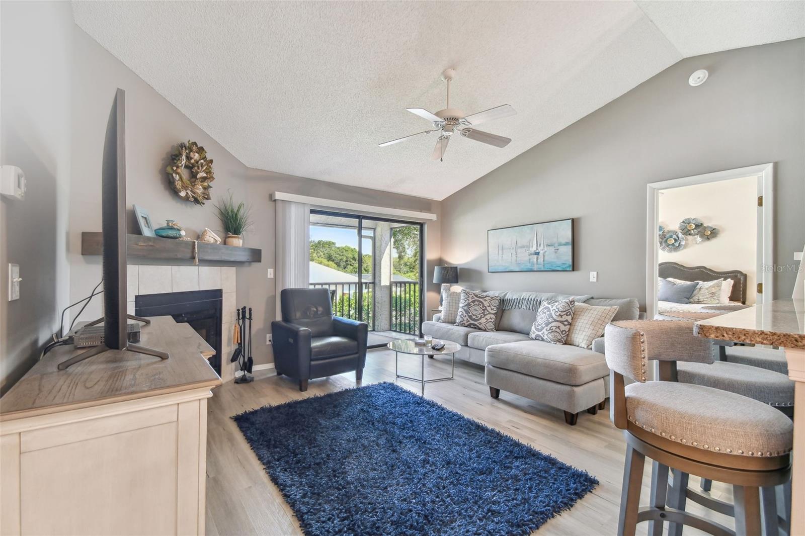 2087 HUNTERS GLEN DRIVE #128