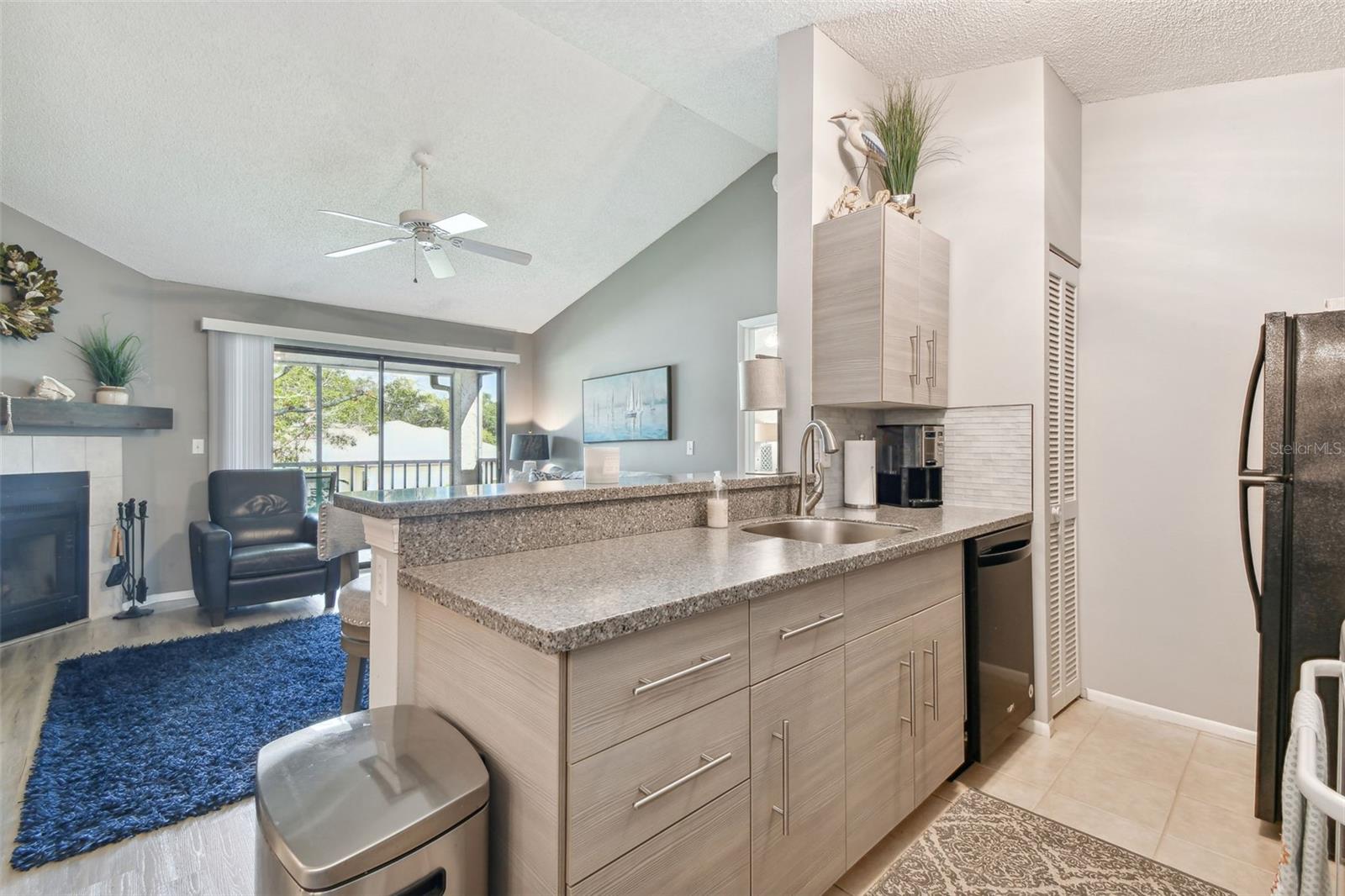 2087 HUNTERS GLEN DRIVE #128