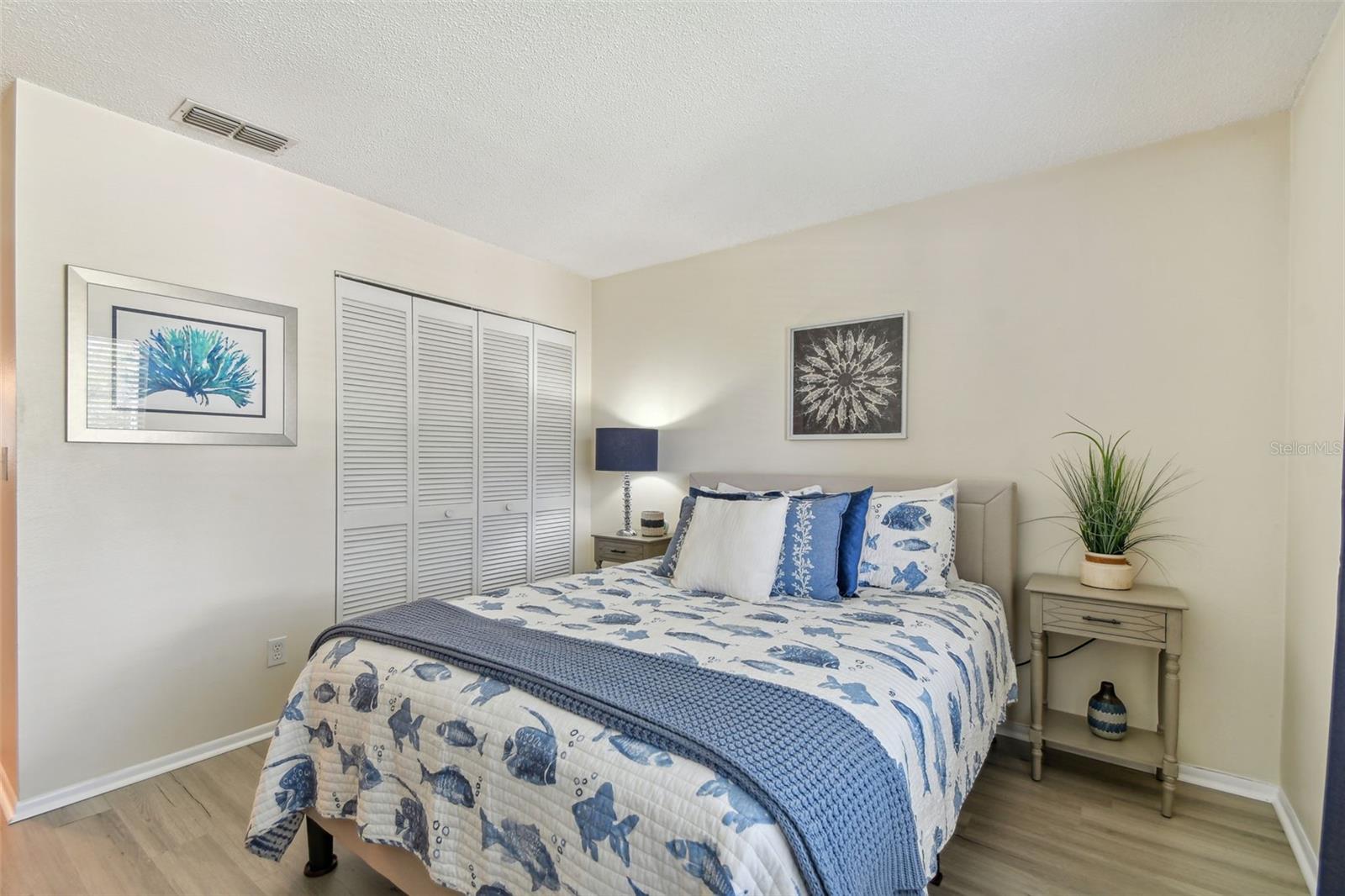 2087 HUNTERS GLEN DRIVE #128