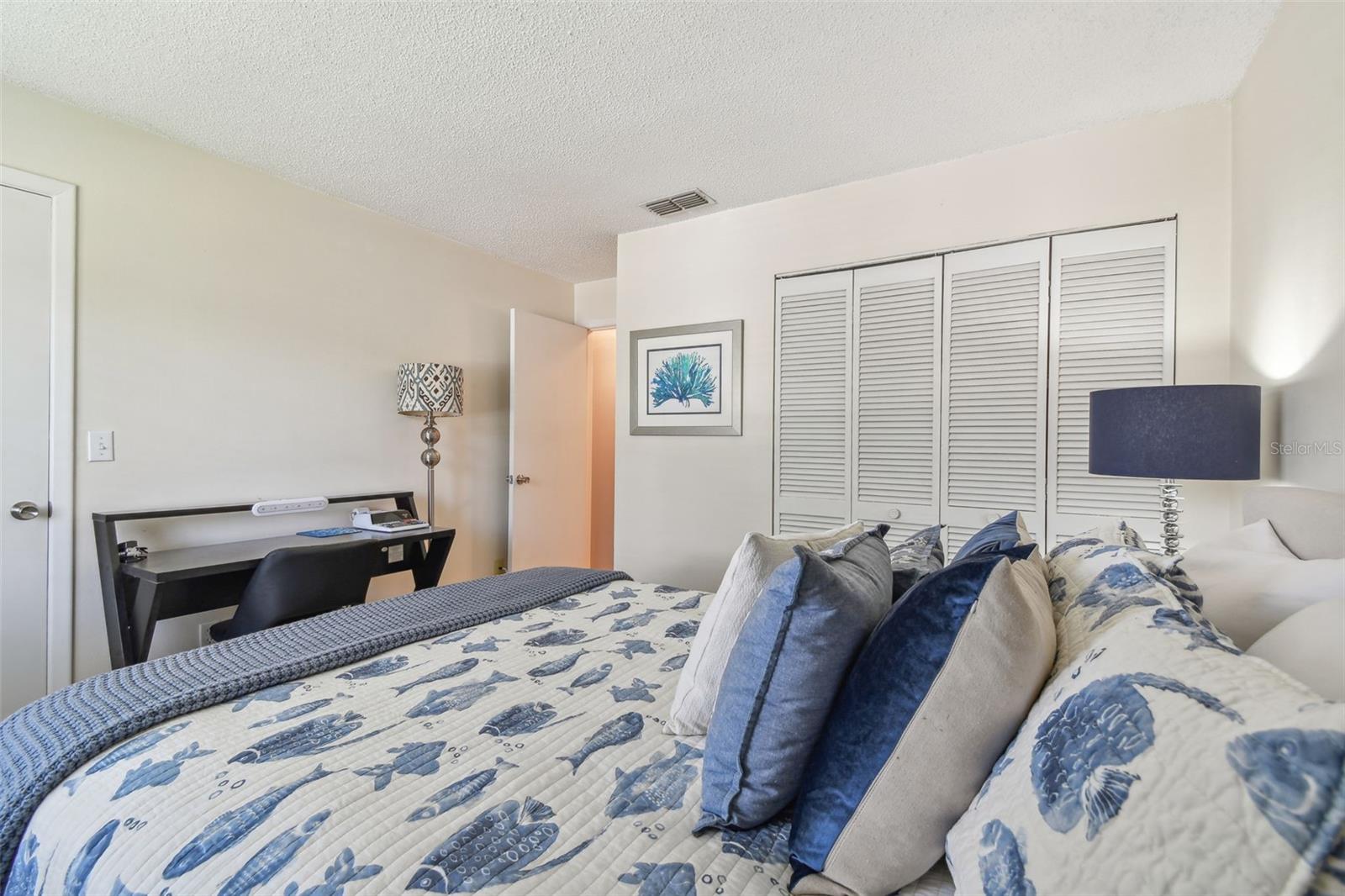 2087 HUNTERS GLEN DRIVE #128