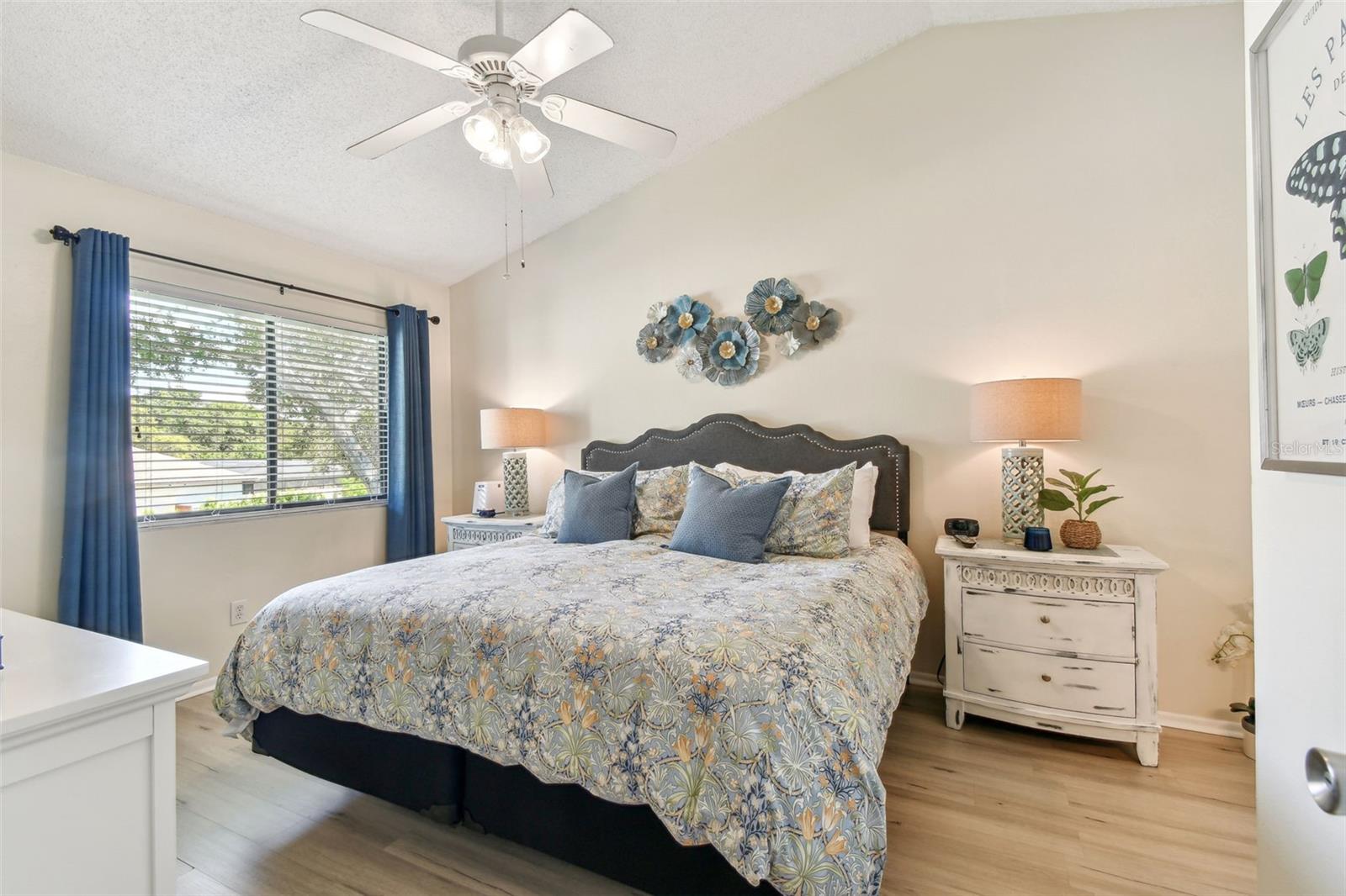 2087 HUNTERS GLEN DRIVE #128