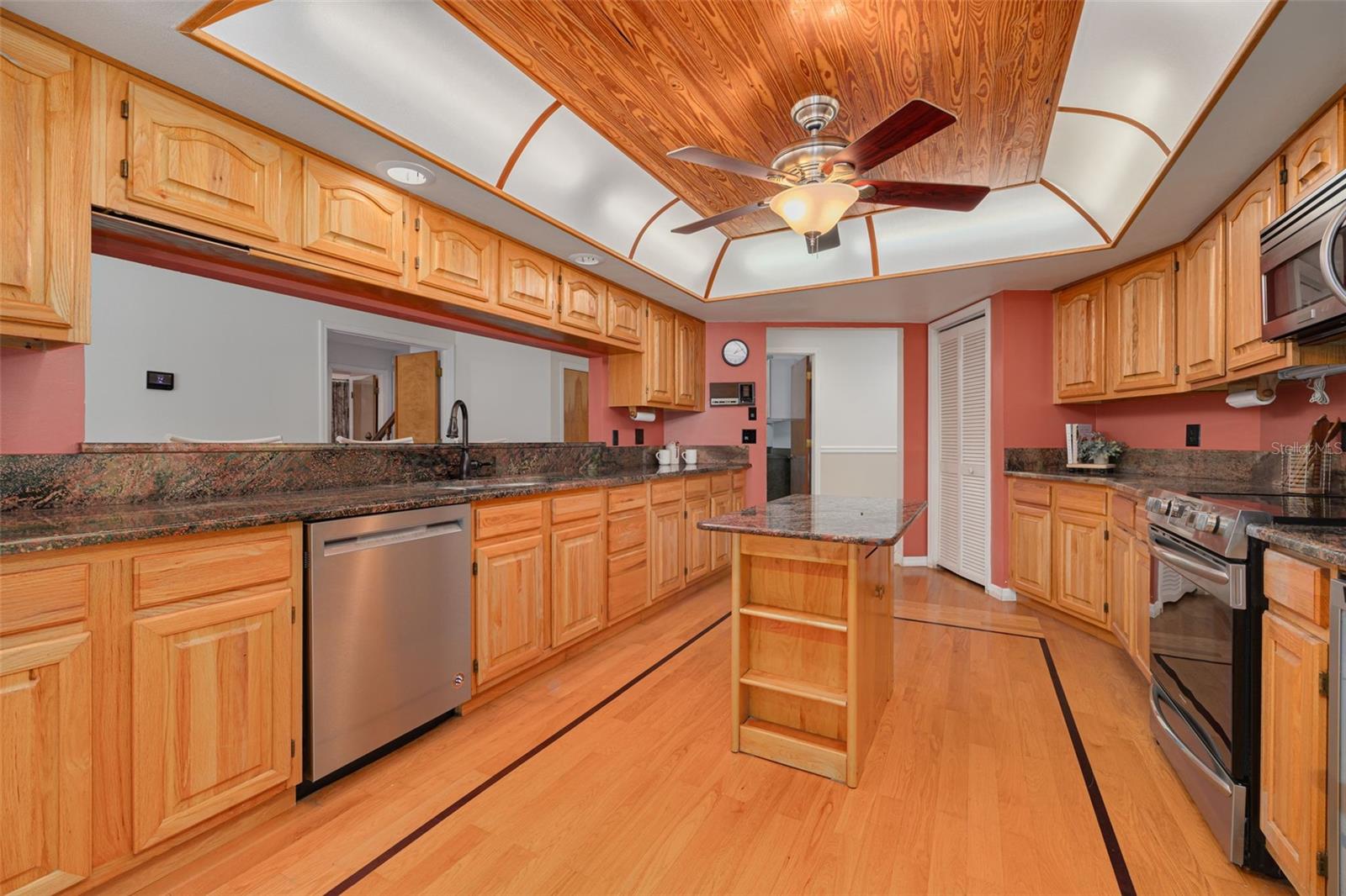 10905 SPUR CT